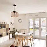 Superbe F2 Avec Garage Balcon